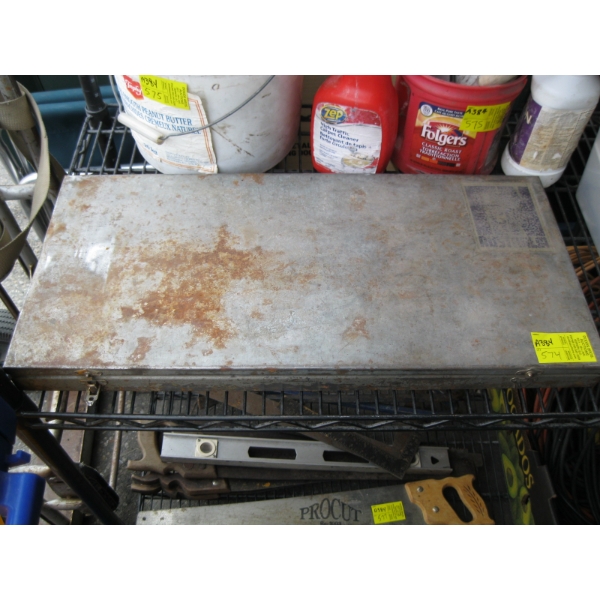 CASE W/ASST. TAP & DIES