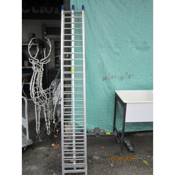 PAIR OF ALUMINUM RAMPS