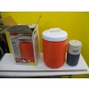 Image 1 : RUBBERMAID WATER DISPENSER & COLEMAN JUG