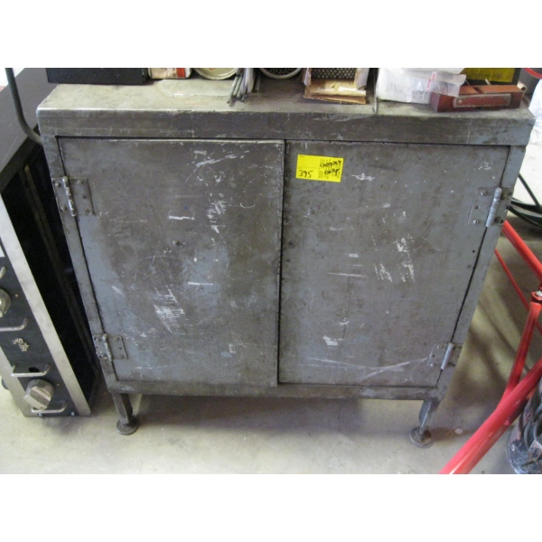 SM. METAL CABINET