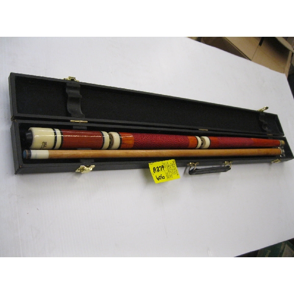 POOL CUE IN CASE