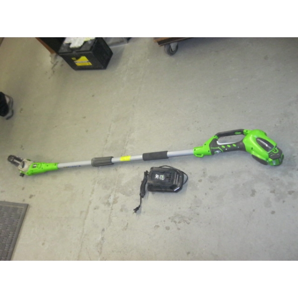 40V CORDLESS GREENWORKS LONG ARM CHAINSAW/PRUNER W/ CHARGER