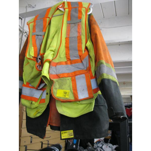SZ L JACKET & 2 VESTS