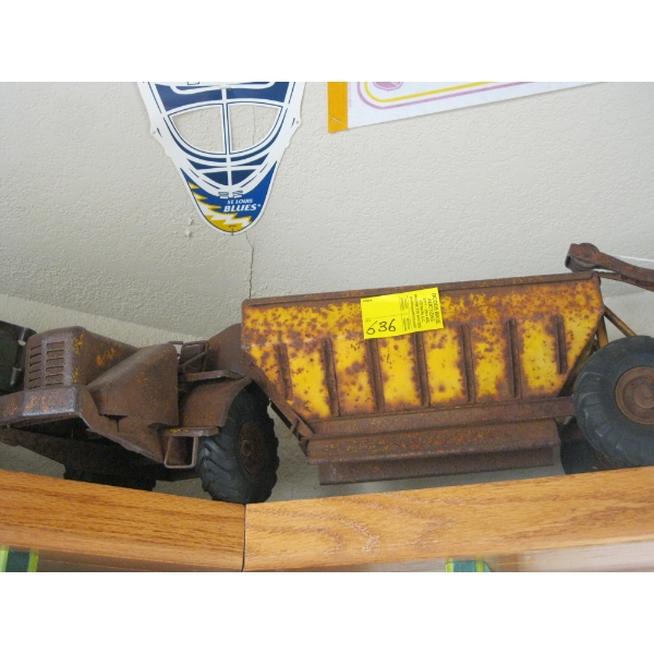 TIN EARTH MOVER