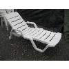 Image 2 : WHITE PLASTIC PATIO LOUNGER