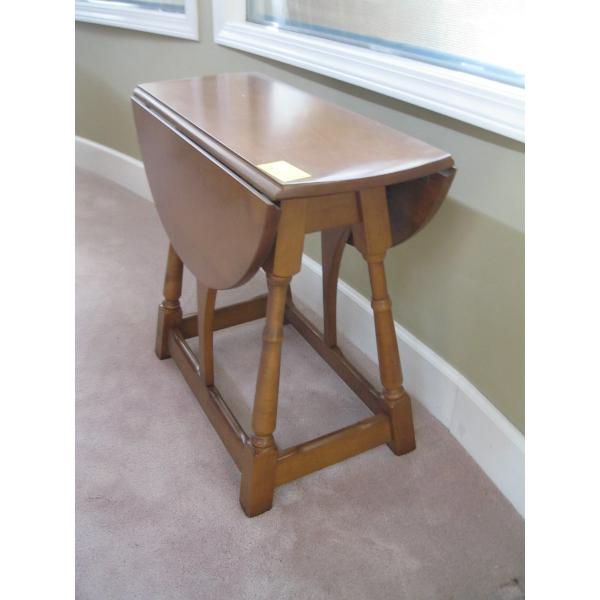 VILAS MAPLE DROPLEAF SMALL TABLE