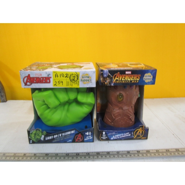 2 AVENGERS LIGHT UP FISTS
