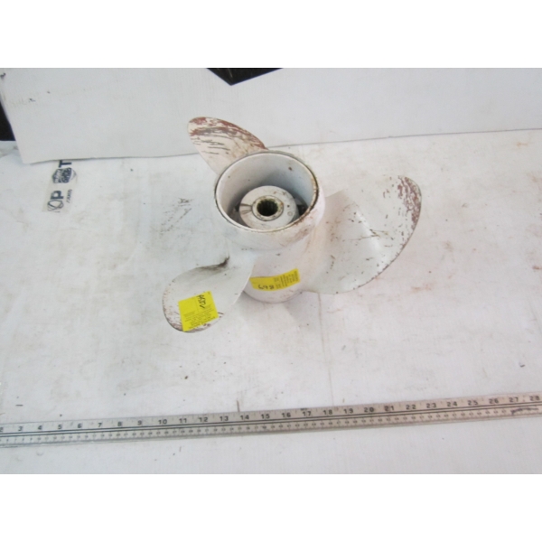 WHITE BOW PROP
