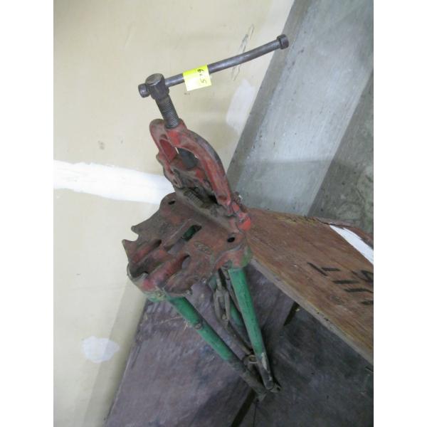 TRI STAND W/VISE