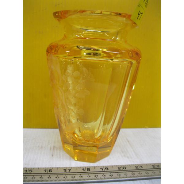 YELLOW MOSERS CRYSTAL VASE W/DECORATIVE FLORAL ETCHING - ORIGINAL BOX