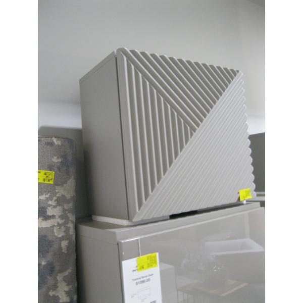 SINGLE DOOR CABINET - APPROX. 55CMX50CM