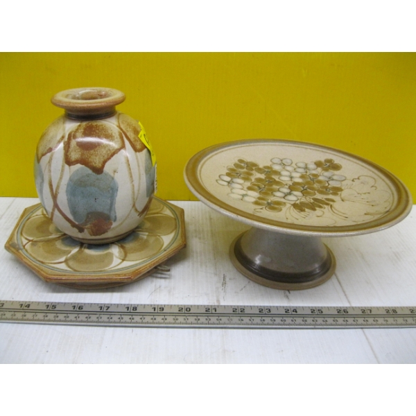 3 PIECES OF DON SALISBURY POTTERY