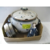 Image 1 : FIGURINE, SOUP TUREEN W/LID & CLOCK