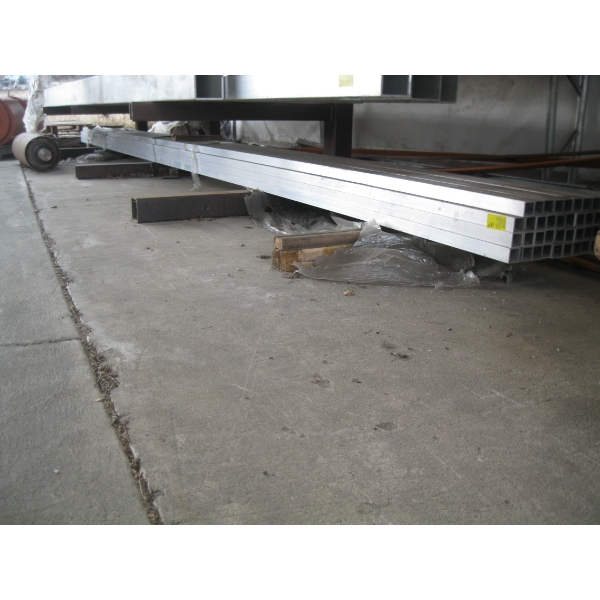 35 PIECES OF ALUMINUM TUBING - 1 1/4", APPROX. 18' LONG