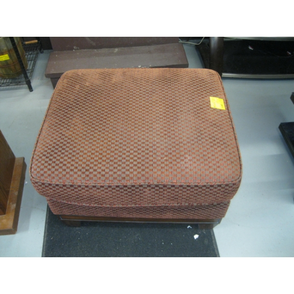 PADDED FOOTSTOOL