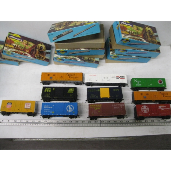 10 TRAIN CARS - 40' & 50'