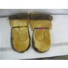 Image 2 : VINTAGE MOOSEHIDE GAUNTLET MITTS - FUR TRIM
