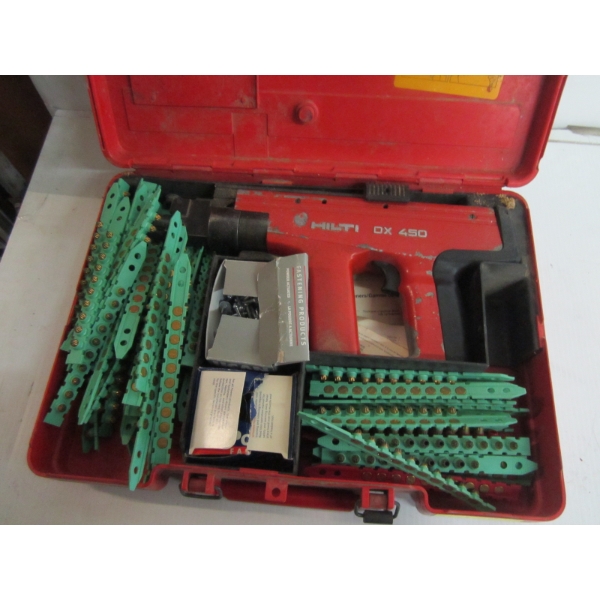 HILTI DX450 POWER ACTUATED NAILER W/CHARGES & NAILS