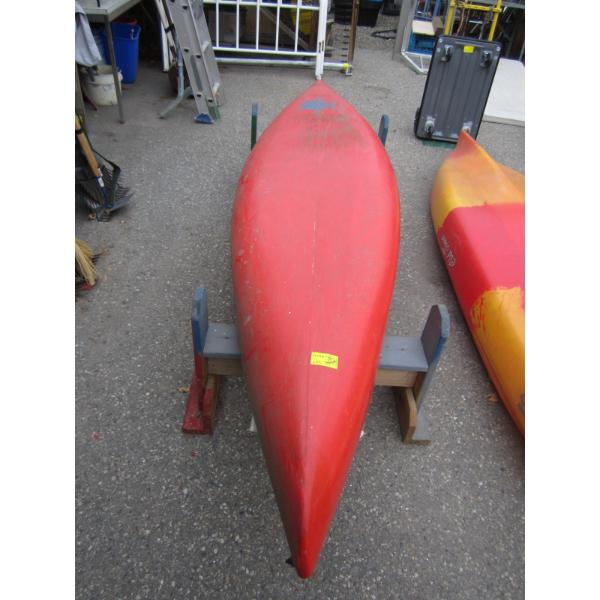 KAYAK W/STANDS