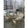 Image 1 : PLASTIC WICKER LOOK GLASS PATIO TABLE W/4 CHAIRS, CUSHIONS & UMBRELLA