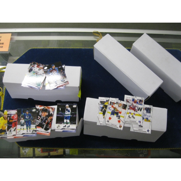 5 BOXES OF HOCKEY CARDS