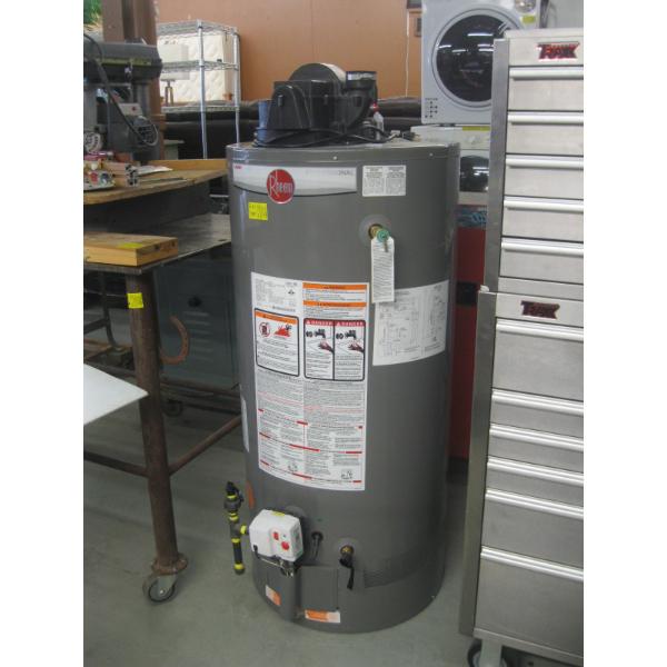 RHEEM CLASSIC SERIES PROFESSIONAL HOT WATER TANK - MAY 22, 2023, 50 US GALLONS/189 LITERS
