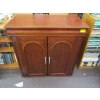 Image 1 : 2 DOOR CABINET