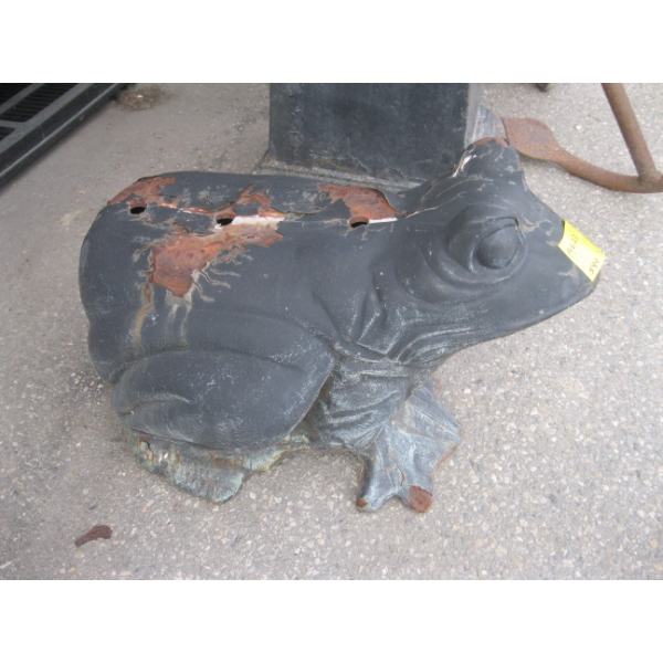 CAST IRON FROG