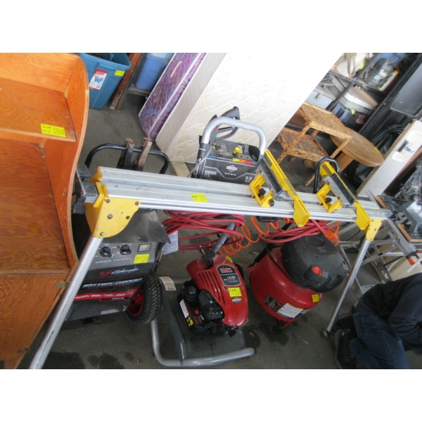 DEWALT FOLDING STAND W/MOUNTING BRACKETS