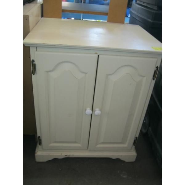 2 DOOR ENDTABLE