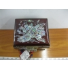 Image 3 : KOREAN MOTHER OF PEARL LACQUERWARE JEWELLERY BOX W/KEY