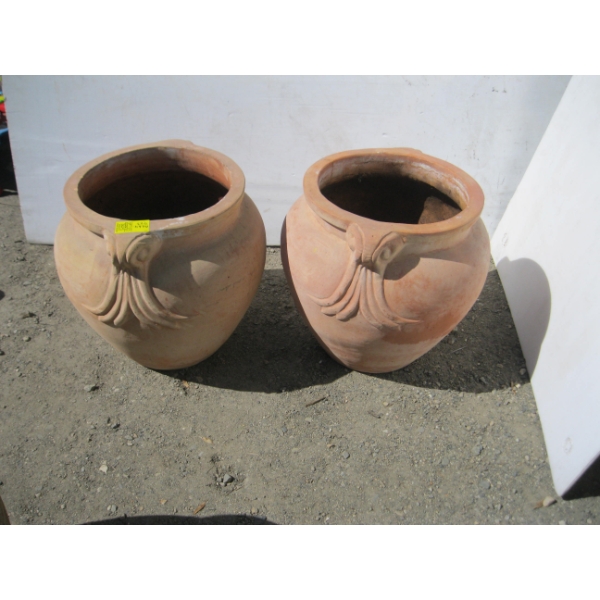2 - PLANTERS