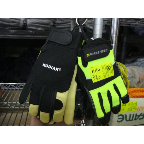 2 PAIR OF NEW GLOVES