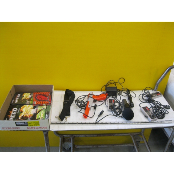 ORIGINAL NINTENDO ITEMS, MICROPHONE, ETC.