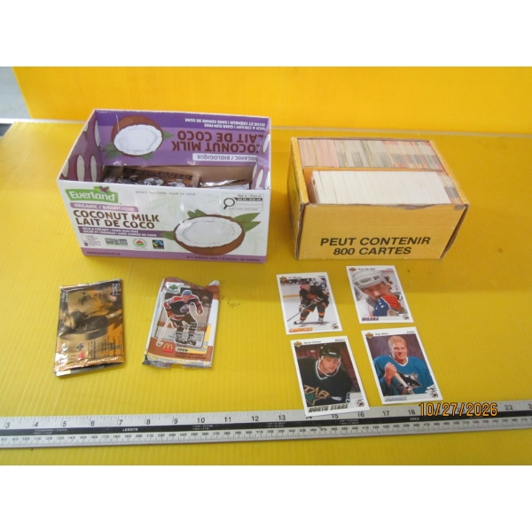 2 BOXES OF HOCKEY CARDS