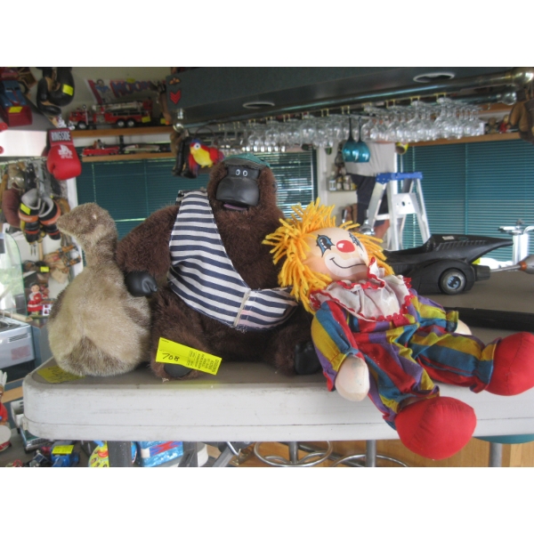 3 FIGURINES - CLOWN, APE & BIRD
