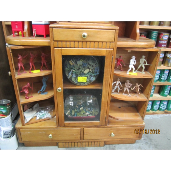 LG. LOT OF ASST. PLASTIC FIGURINES - MARKS - ARMY, WESTERN, ETC.