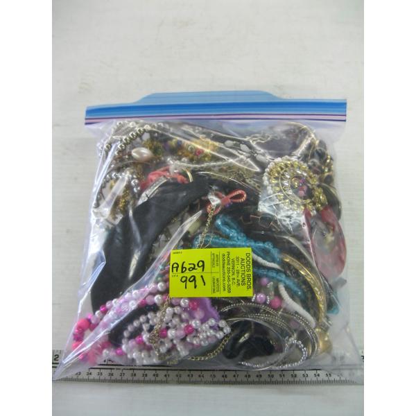 BAG OF COSTUME JEWELLERY