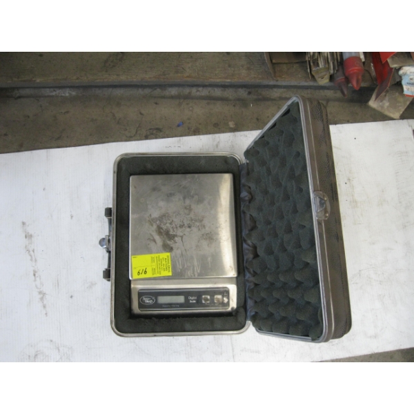 ACUWAY DIGITAL SCALE IN CASE
