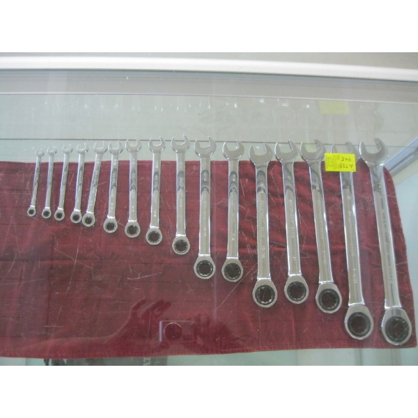 16 PIECE SET OF SIGNET RATCHET END WRENCHES