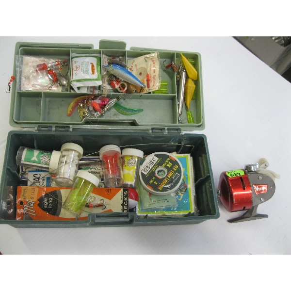 SM. FISHING TACKLEBOX W/CONTENTS & REEL