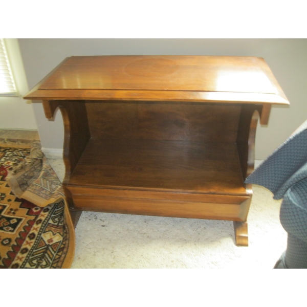 PAIR OF SIDE TABLES