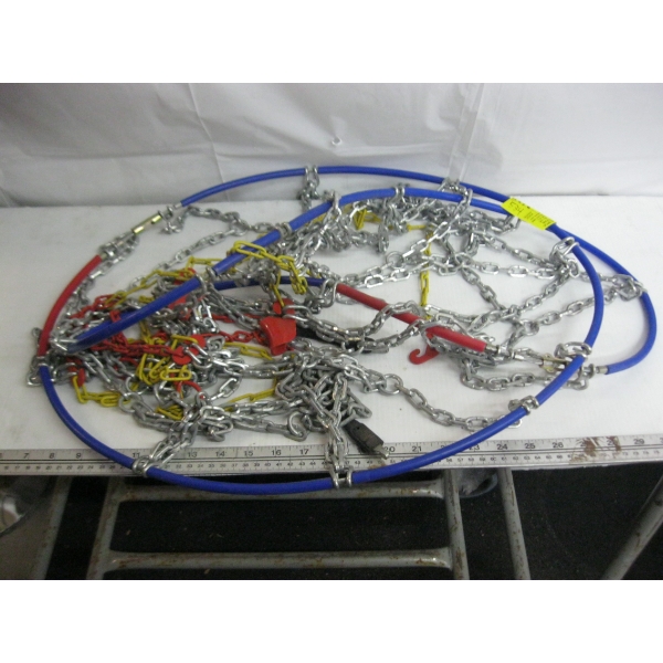 SET OF TIRE CHAINS