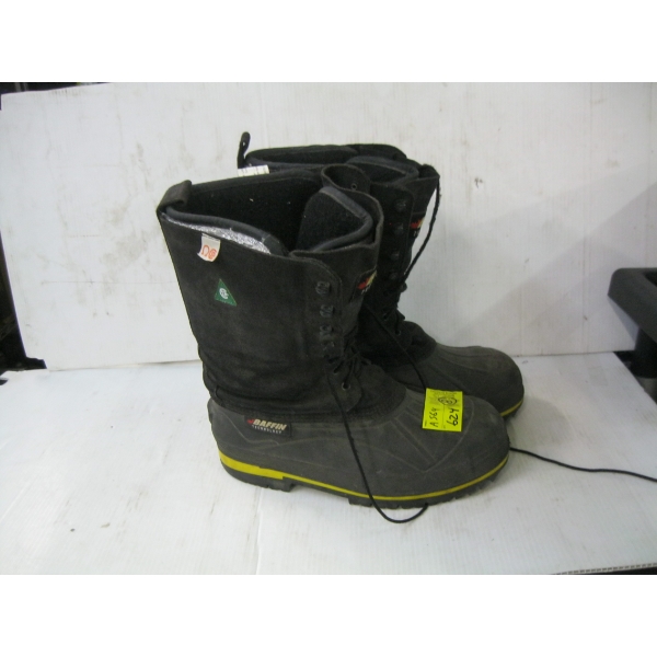 PAIR OF STEEL TOE WINTER BAFFIN WORK BOOTS, SZ 8