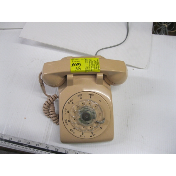 DIAL TELEPHONE