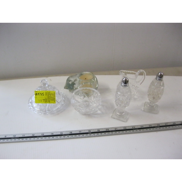 CRYSTAL & BEAR FIGURINE CANDLE HOLDER