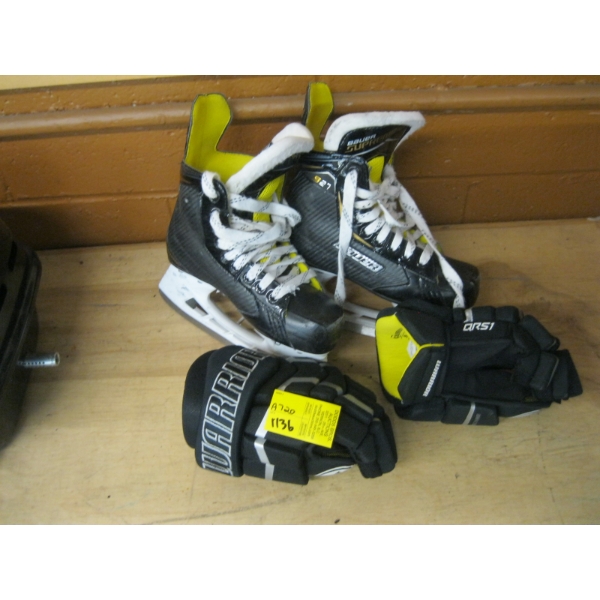 SM. PAIR OF BAUER SKATES, SZ 4 & A PAIR OF GLOVES