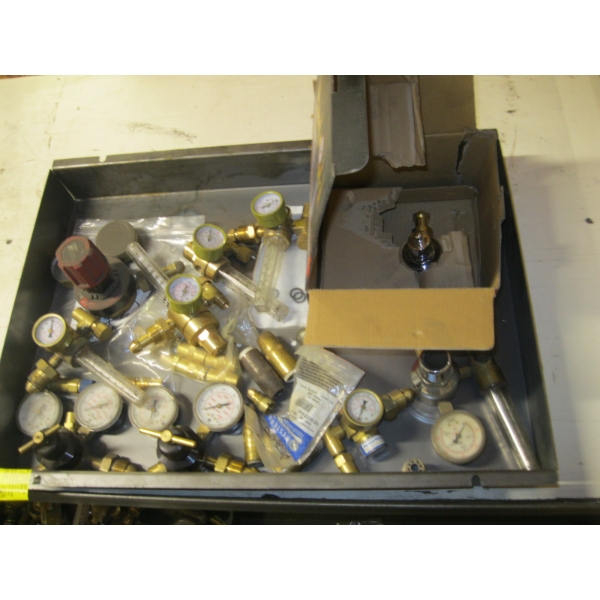LG. LOT OF GAUGES - VARIOUS GASES