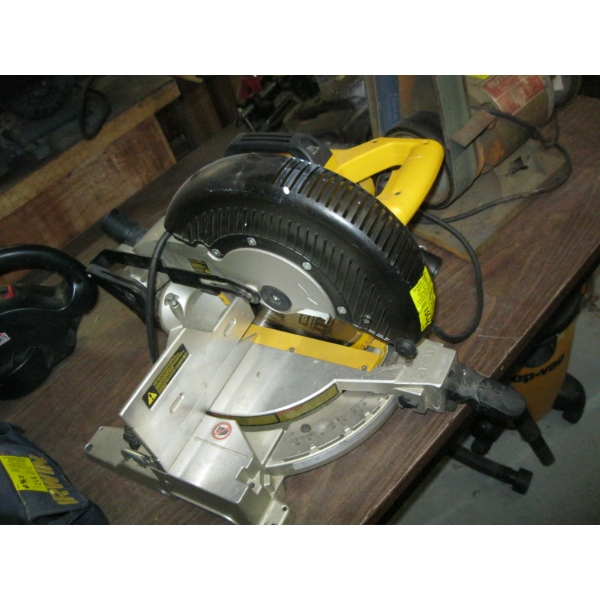 DEWALT COMPOUND MITER SAW