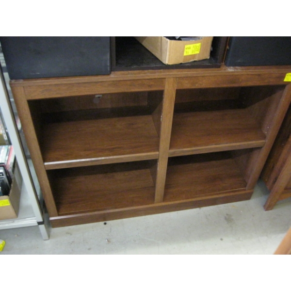 4 CUBBYHOLE SHELF UNIT